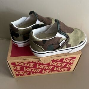 Vans Kids Slip-On Sneakers - Green and Black Camo